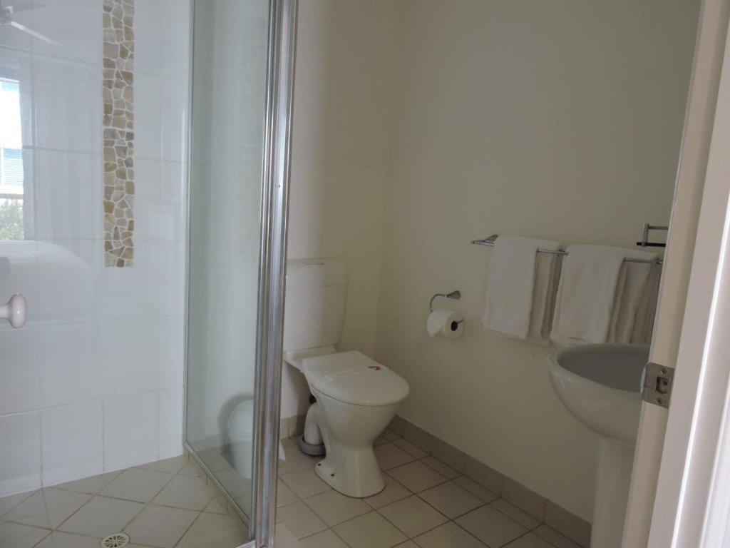 Koola Beach Apartments Bargara Bagian luar foto