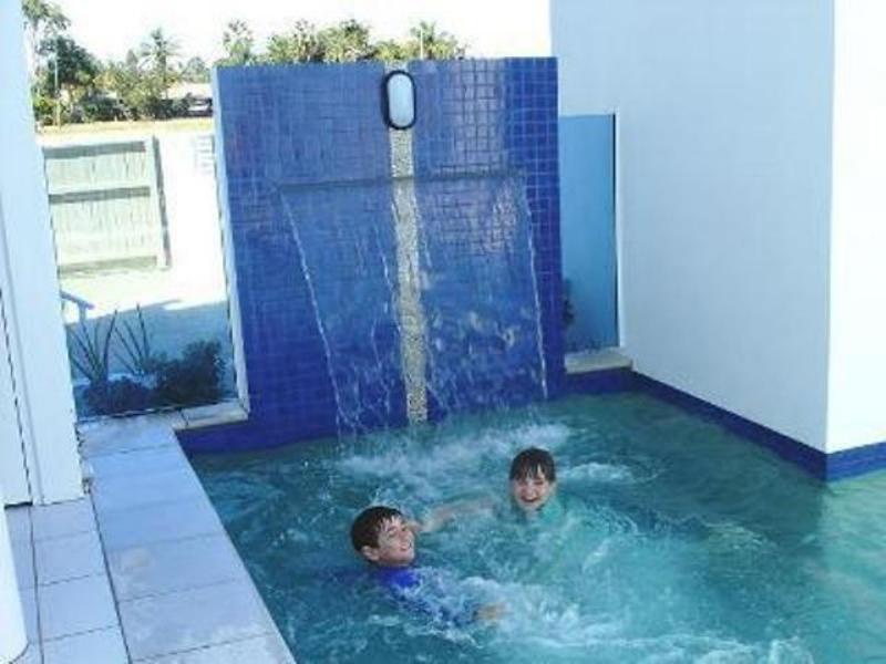 Koola Beach Apartments Bargara Bagian luar foto