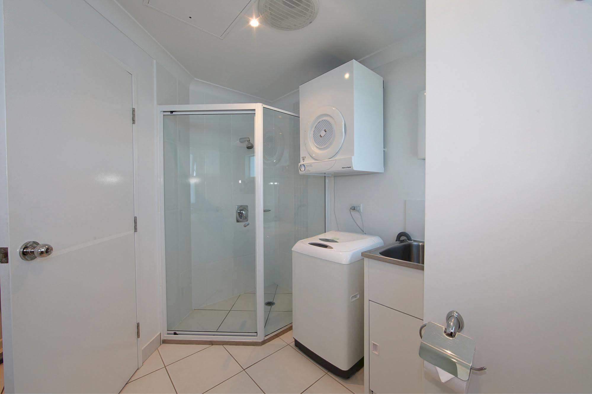 Koola Beach Apartments Bargara Bagian luar foto